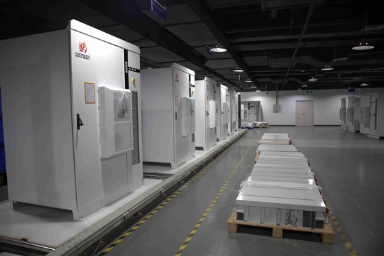 Sistema de almacenamiento de energía de batería industrial de 50 kW en interiores 107.52KWH - 125.44KWH
